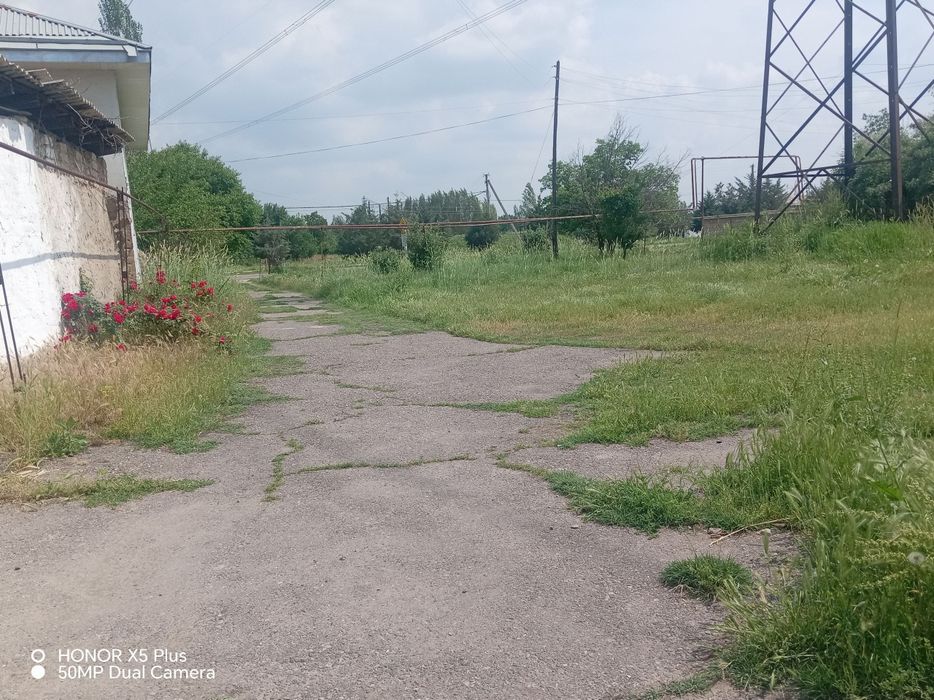 Уй сотилади участка