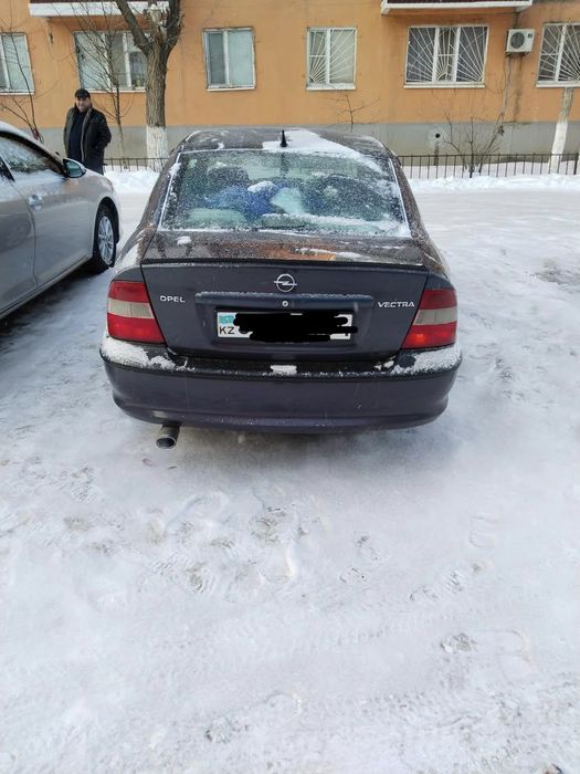 Продам срочно опель вектра