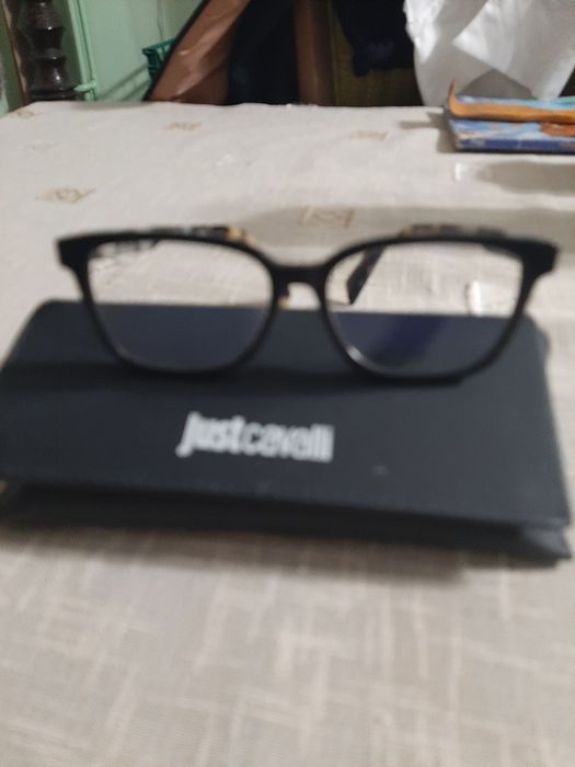 Продавам диоптрични рамки за очила