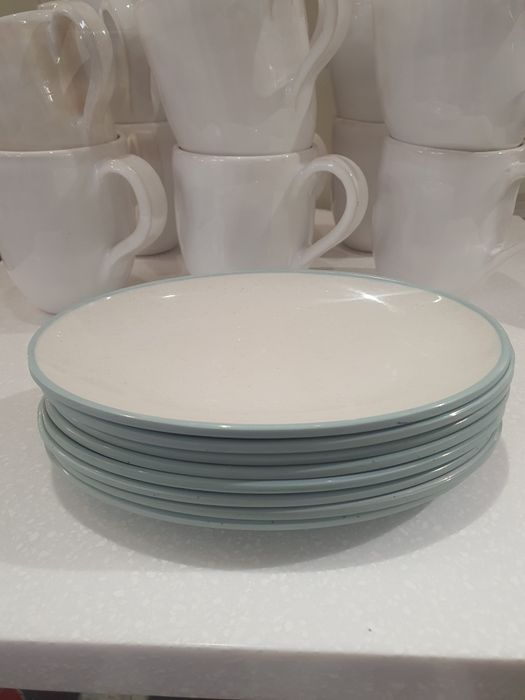 Срочно отдам тарелки, бокалы