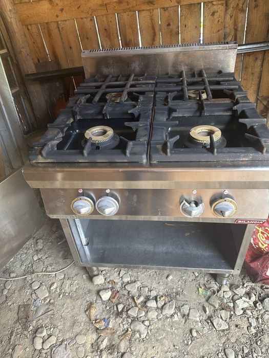 De vanzare aragaz inox profesional