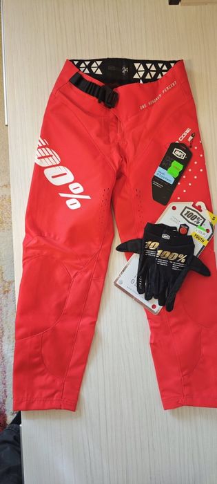 Lot pantaloni si manusi bicicleta. 6 ani