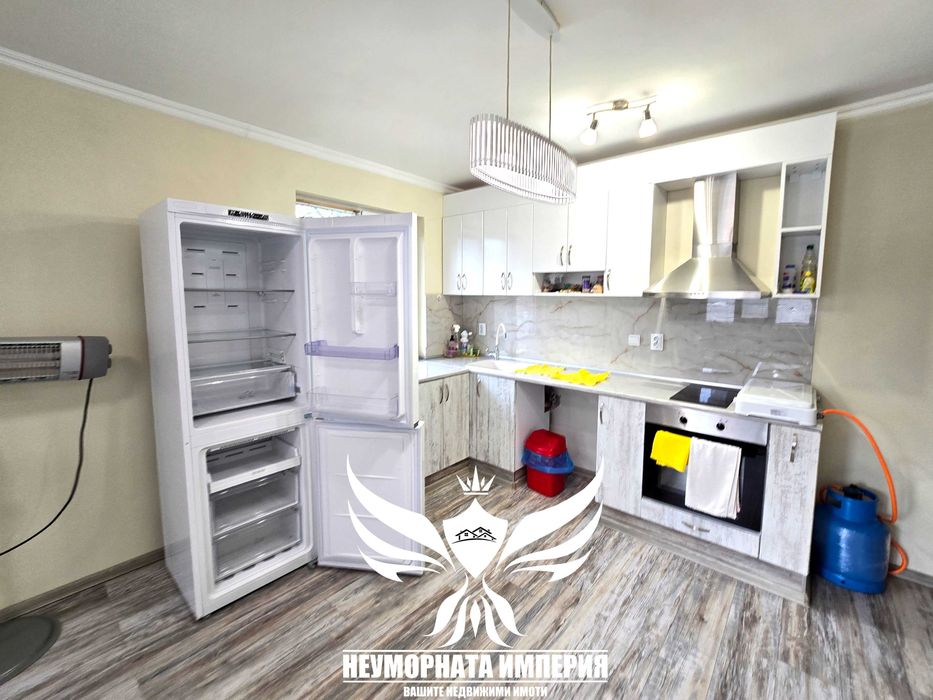 Продава се Тристаен апартамент в Асеновград - 72 кв.м за 6 €/кв.м - Снимка #2