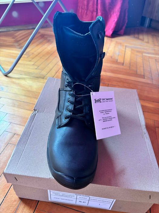 Боти и летни и зимни кубинки 43 номер естествена кожа