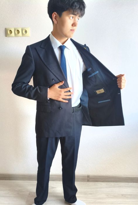 Кюстюм ,б/у цвет тёмно синий