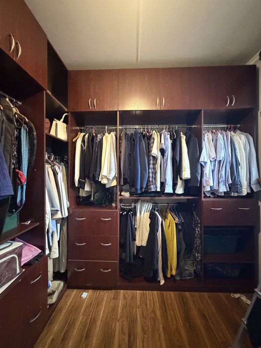 Гордеробная комната срочно