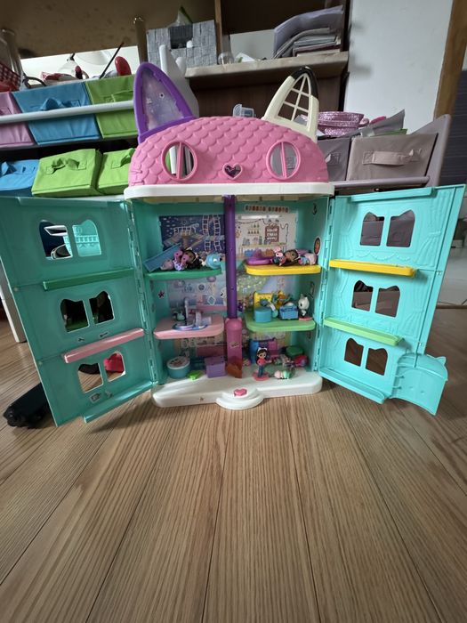 Casuta Gaby cu figurine