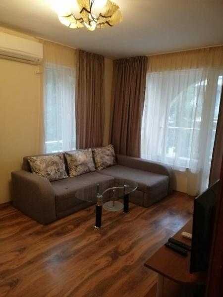 Двустаен апартамент в Лазур