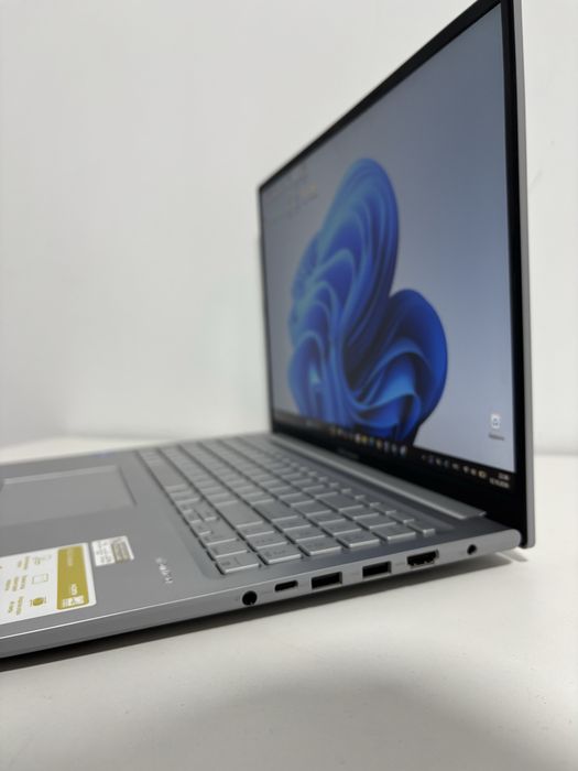 продается ноутбук Asus VivoBook
