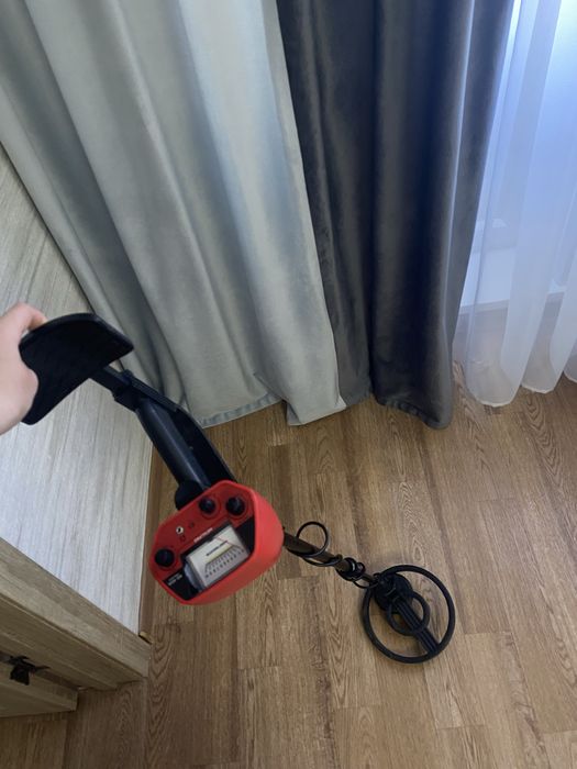 Продам металоискатель