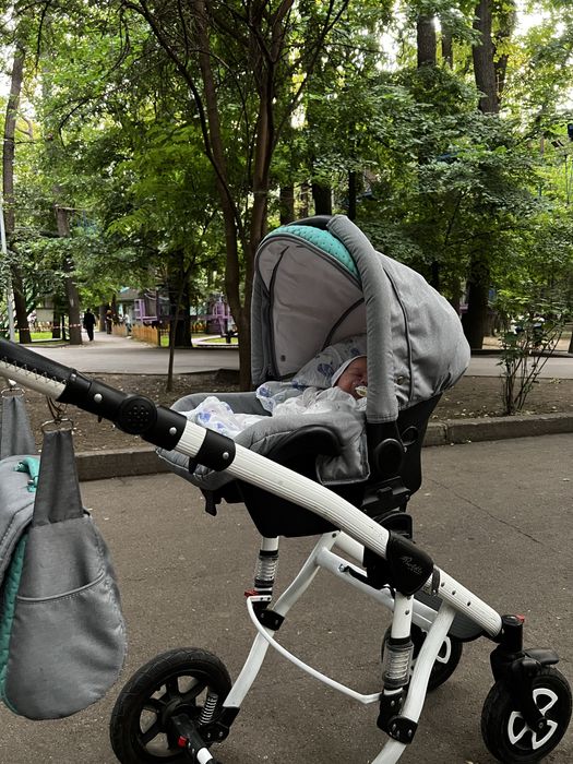 Коляска 3 в 1  зеленая Adamex