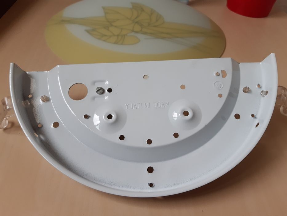 Стенна жълта лампа / аплик