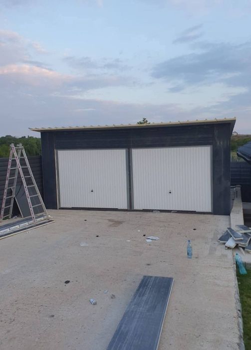 Garaj metalic din panouri sandwich  5 x 3m