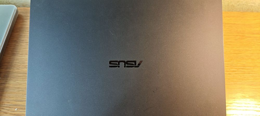 Asus ExpertBook B7 Flip (B7402F) – i7-1195G7 32GB RAM 5G 2-в-1