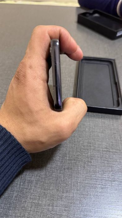 Samsung S23 8/256 telefon xolati alo umaman qotish nimaligni bilmaydi