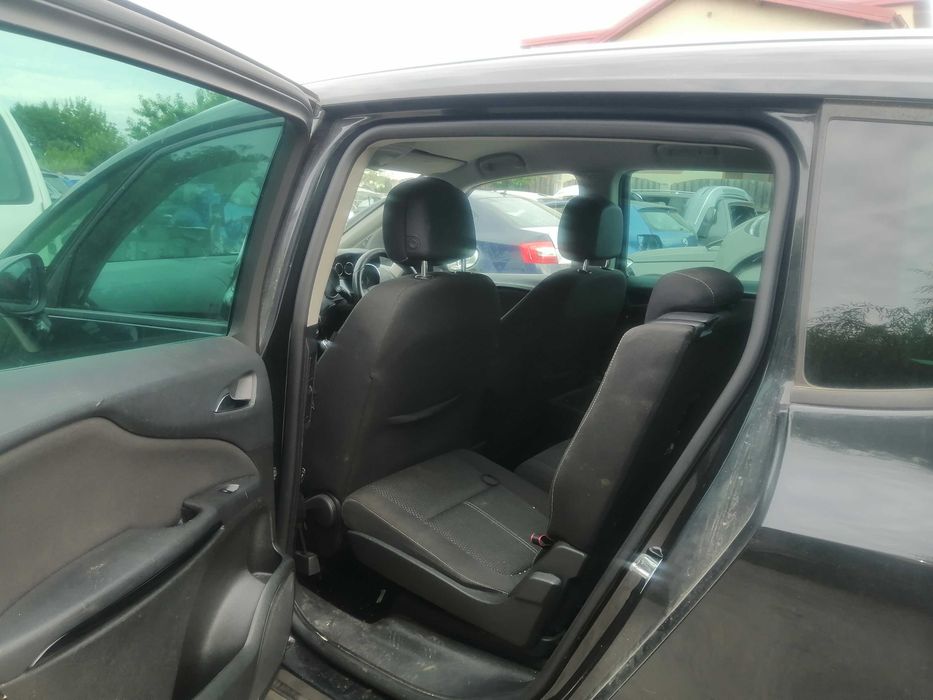 Dezmebram Opel Zafira C