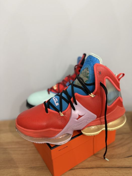 Мартонки Nike LEBRON XIX