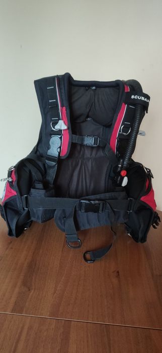 Водолазна жилетка 
Scubapro Equator в отлично състояние размер MD цена