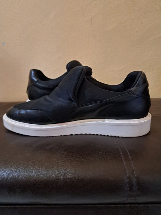 Спортни обувки 39