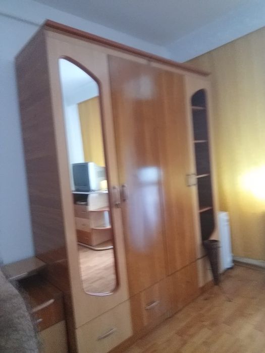 Închiriez apartament cu două camere zona Nord !