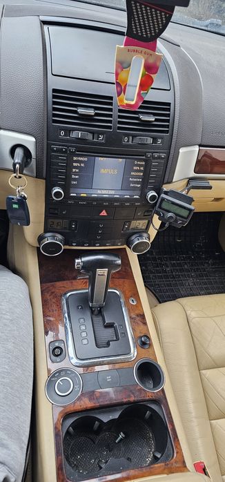 Vând Volkswagen Touareg