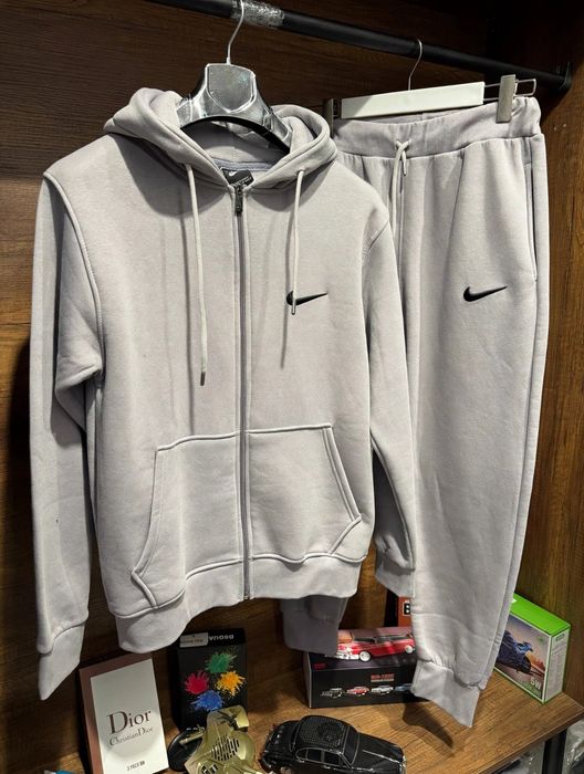 Trening Nike.Model superb, calitate premium, toate mărimile disponibile