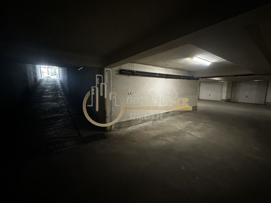 Дава се под наем Гараж / Паркомясто в София, Център - 18 кв.м за 153 € - Снимка #3