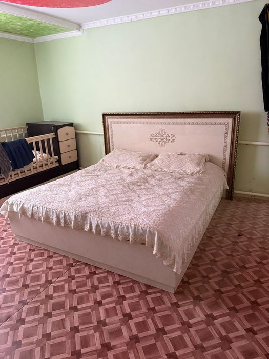 Продам спальный гарнитур Б/У