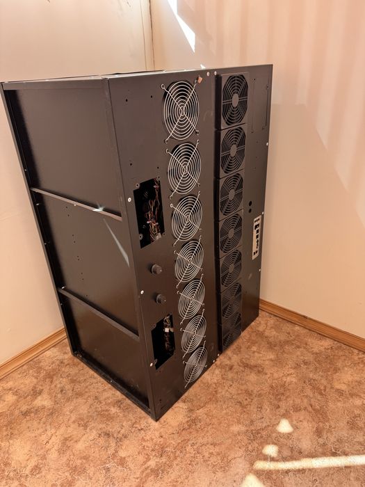 Стабилизаторы и корпусы с кулерами.