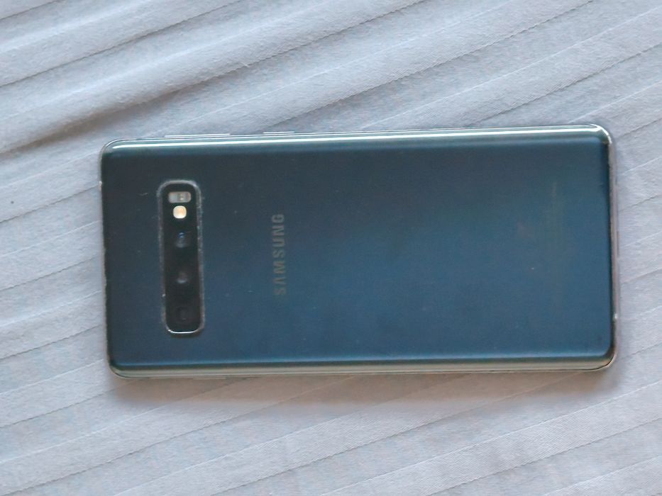 Vând Samsung s10 in stare f buna
