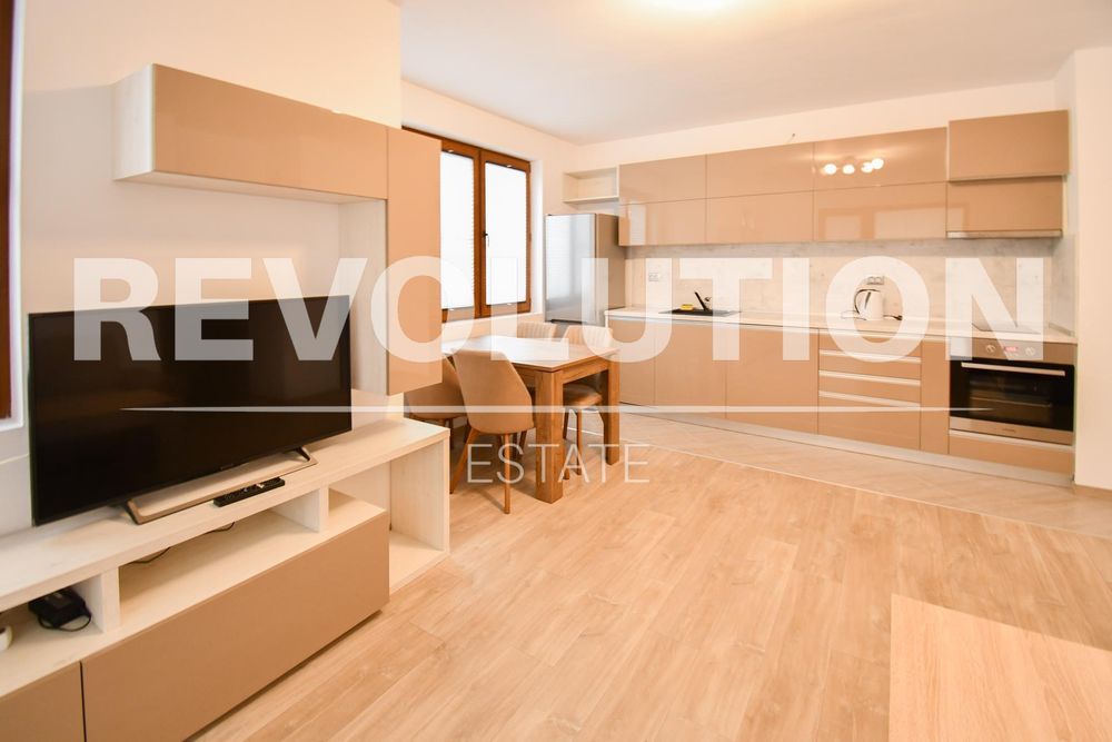 Дава се под наем Двустаен апартамент в София, Редута - 54 кв.м за 648.21 € - Снимка #2