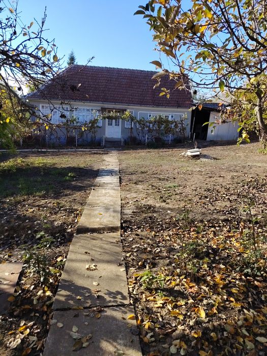Vând casa la 40 km de Oradea