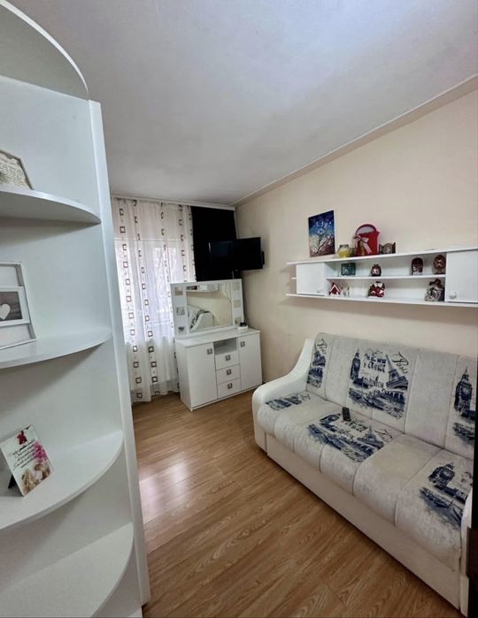 Apartament cu 3 camere