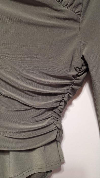 Body kaki cu o singura  maneca lunga