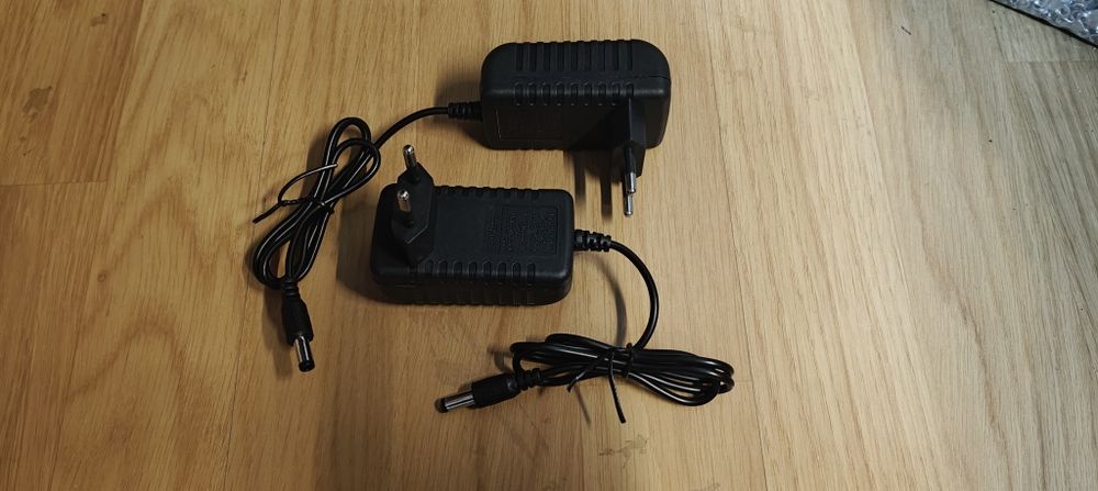 Încărcător / charger LiIon 21v