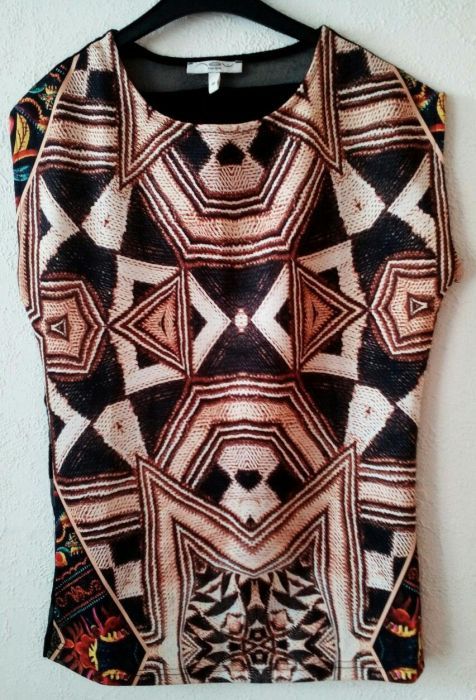 Различни лотове- блуза или потник с клин или дънки.