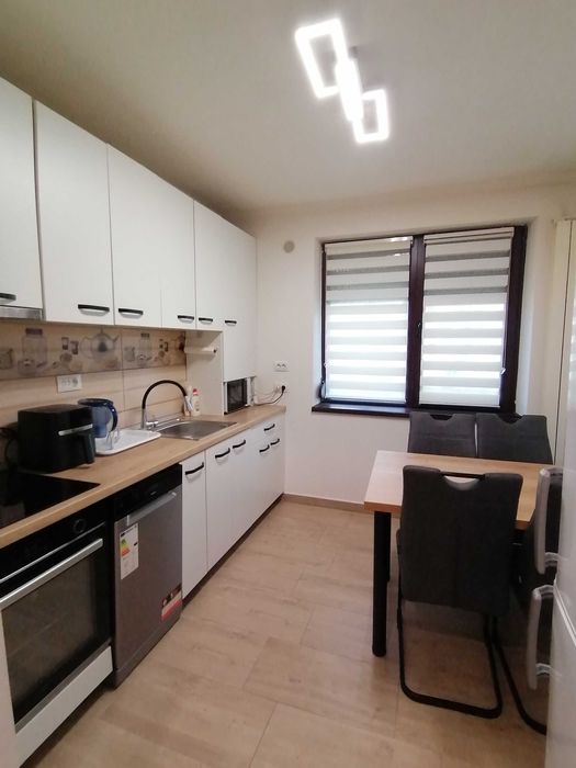 Ap. 2 camere, parter, str. Careiului, vis-a-vis de Shopping City Satu Mare