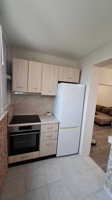 Дава се под наем Тристаен апартамент в София, Център - 80 кв.м за 650 € - Снимка #2