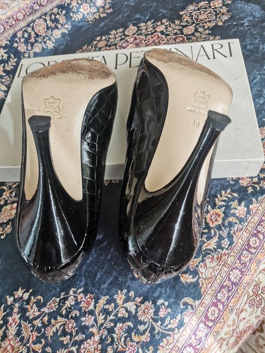 Pantofi din piele, Loretta Pettinari