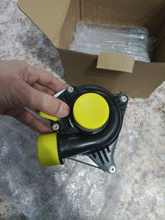 помпа N54 мотор БМВ X5 E70 X6 E71