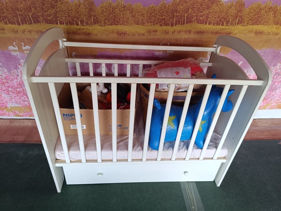 Продам коляску фирмы Belecoo, и детский манеж.