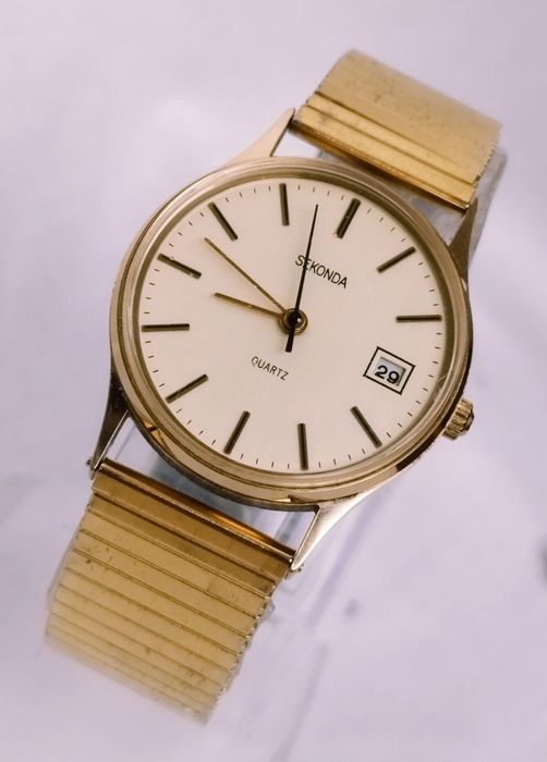 Ceas de damă Sekonda cu quartz, carcasă și curea din oțel inoxidabil.