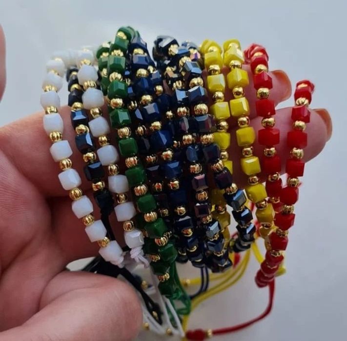 Продам браслеты.золотая нить.