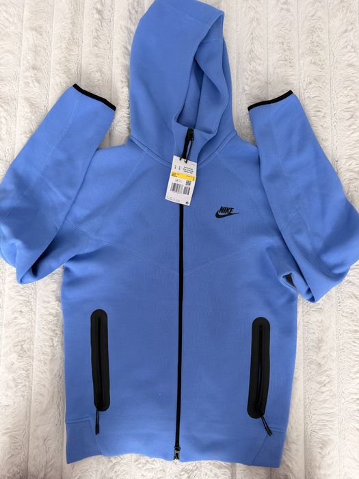 Trening Nike xs nou cu eticheta