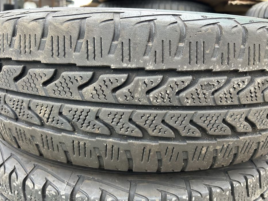 4 зимни гуми goodyear за бус 205 75 16c