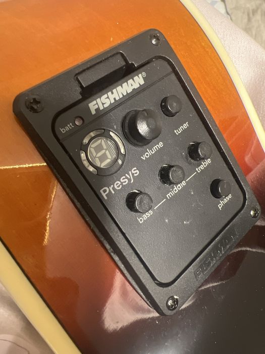 Gibson акустическая гитара