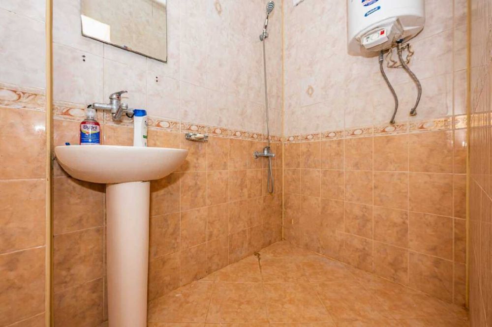 Продава се Тристаен апартамент в Пловдив, Младежки Хълм - 100 кв.м за 862 €/кв.м - Снимка #9