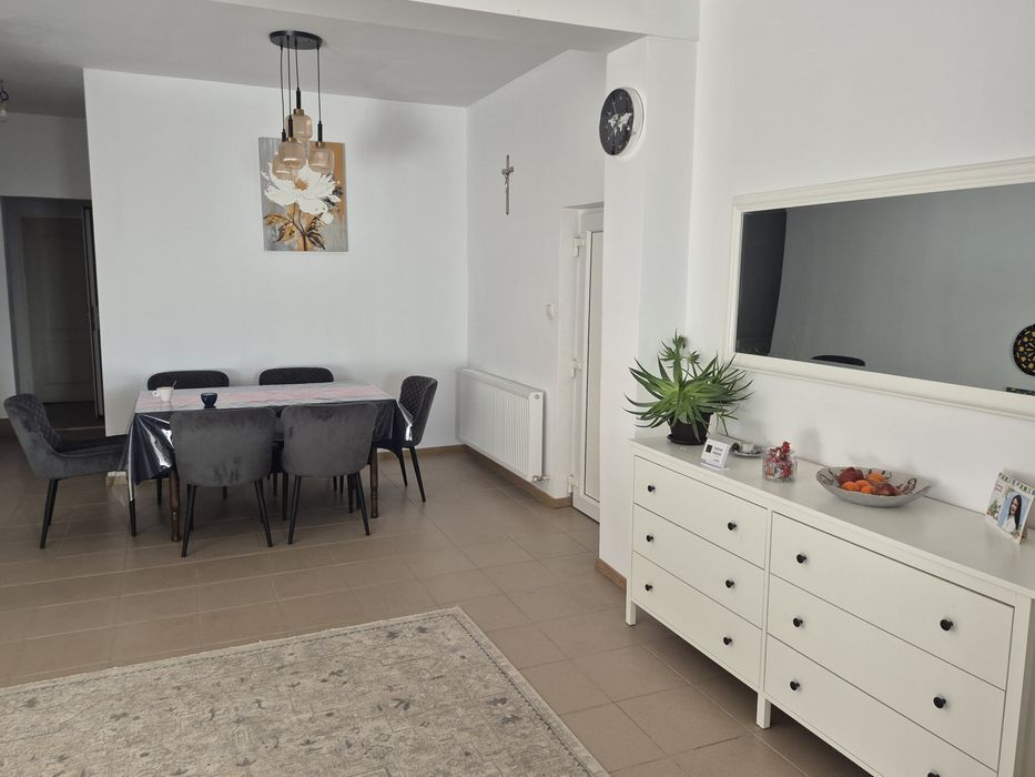 Casă de vânzare în loc Săcălăseni de 398 mp desfasurati
