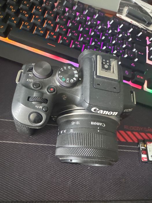 Canon R10 фотоаппарат