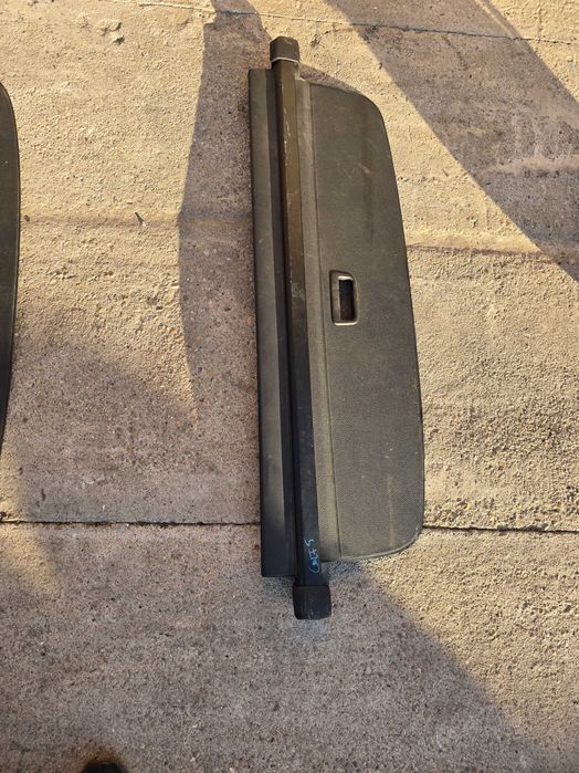 Rulou /polita portbagaj vw golf 5/jetta break.